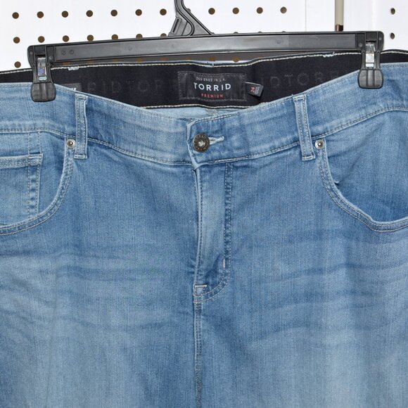 Plus Size Torrid 24 Crop Bombshell Skinny Premium Stretch High-Rise Jeans - Picture 3 of 12